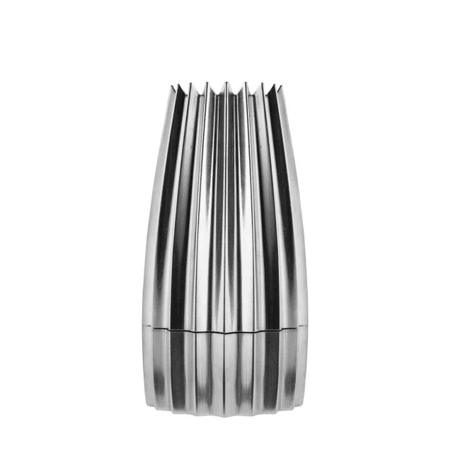 Salt or pepper mill Grind