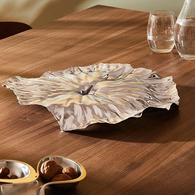 Фруктиера A Lotus leaf Цвят стомана