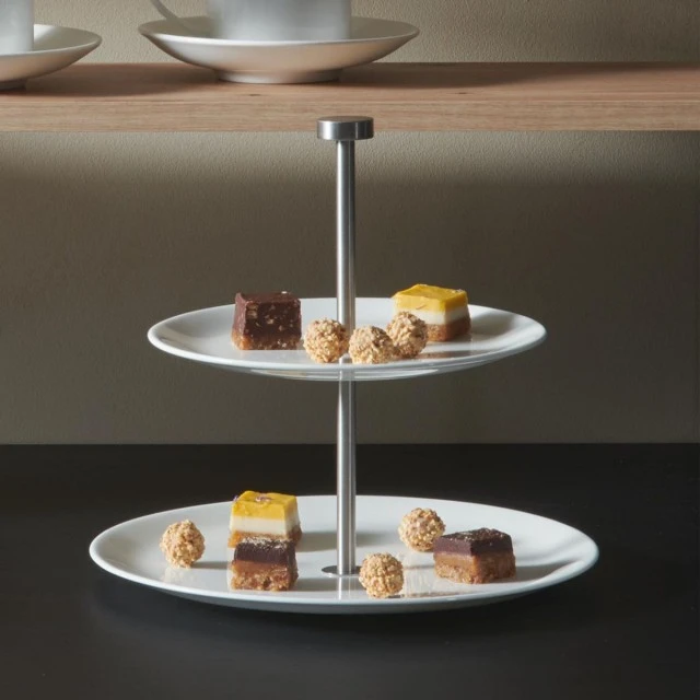 Двуетажна поставка за сладки A table