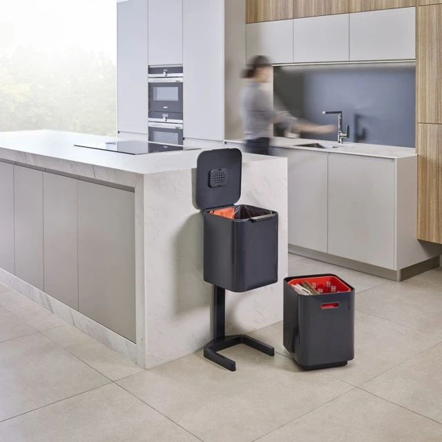 Totem Compact 40L bin, grey color