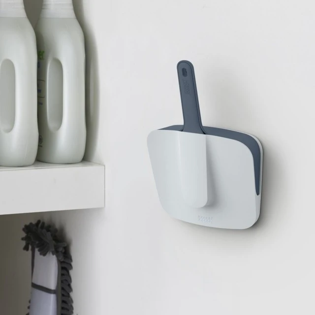 Brush and dustpan with wall mount Color blue