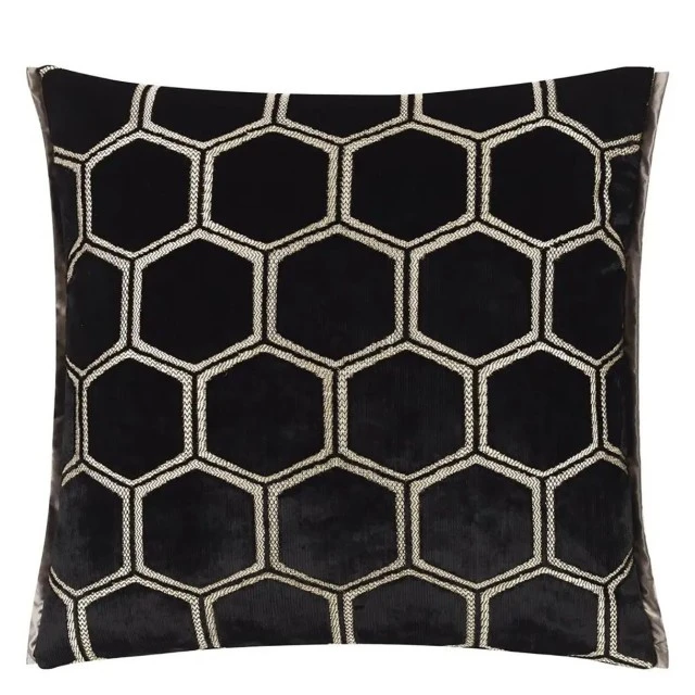 Възглавница Manipur velvet Designers Guild Цвят черно