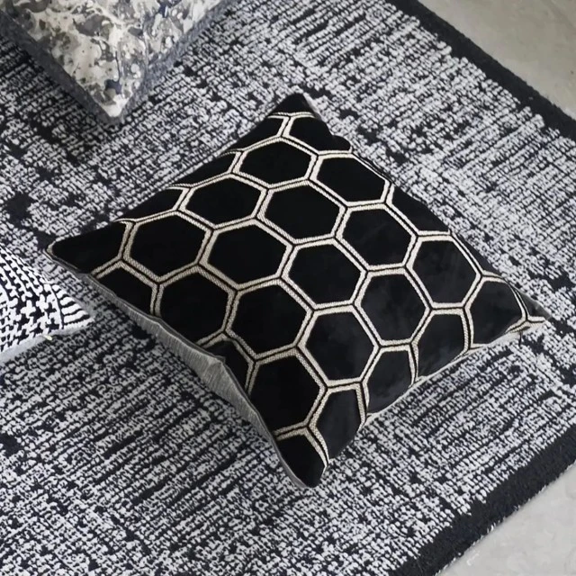 Възглавница Manipur velvet Designers Guild Цвят черно