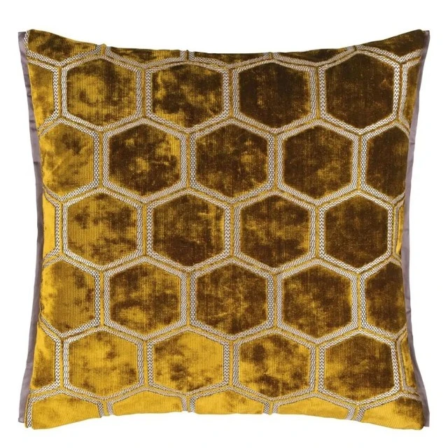 Възглавница Manipur velvet Designers Guild Цвят охра
