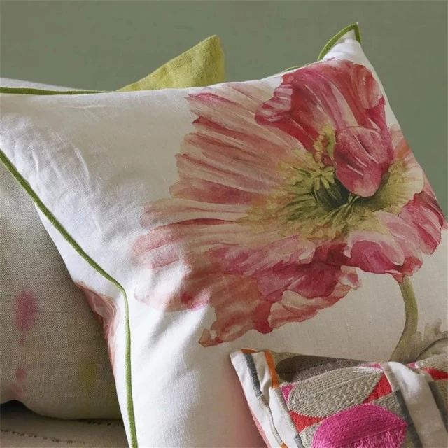 Възглавница Coquelicot Designers Guild Цвят корал