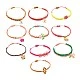 Make pink bracelets with the macramé technique