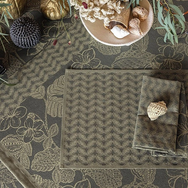 Покривка Sulawesi 150см 260см Le Jacquard Francais Цвят зелено