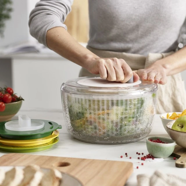 Multifunctional salad set