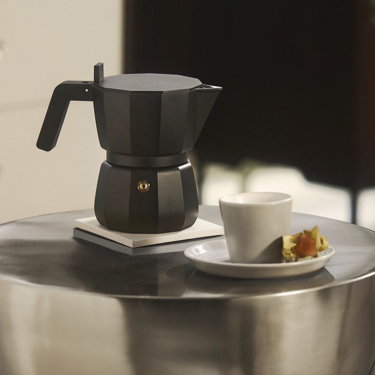 Moka coffee maker 6 cups Color black