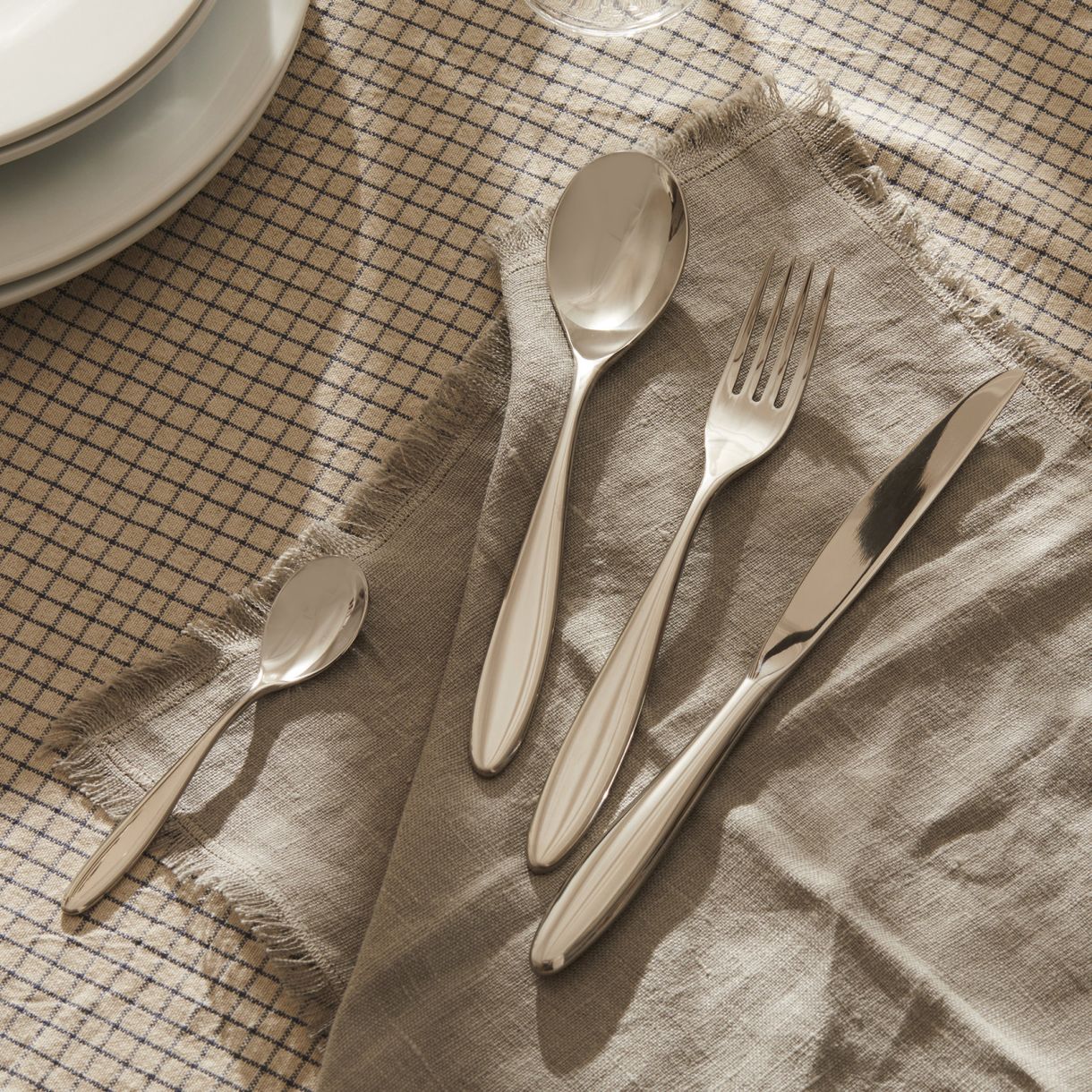 Прибори за хранене Mami 16 части