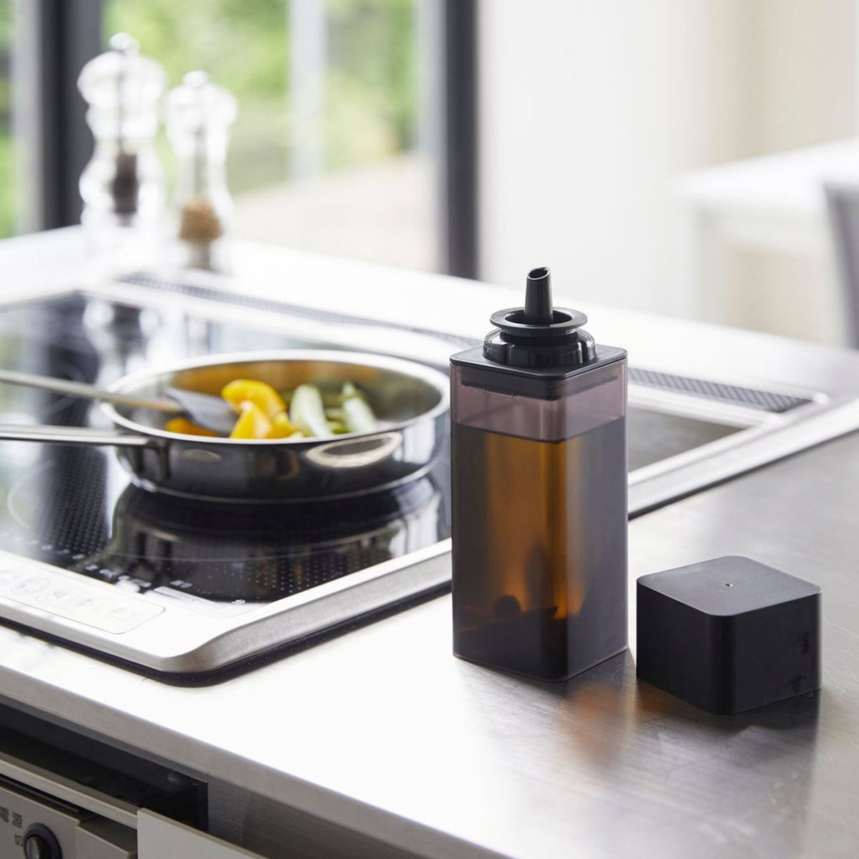 Διανομέας λαδιού και ξιδιού Tower μαύρος