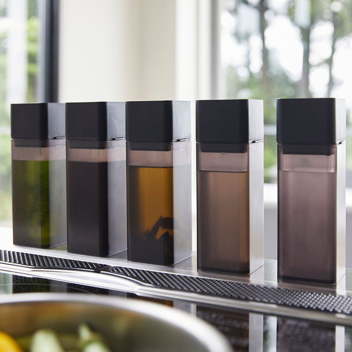 Διανομέας λαδιού και ξιδιού Tower μαύρος