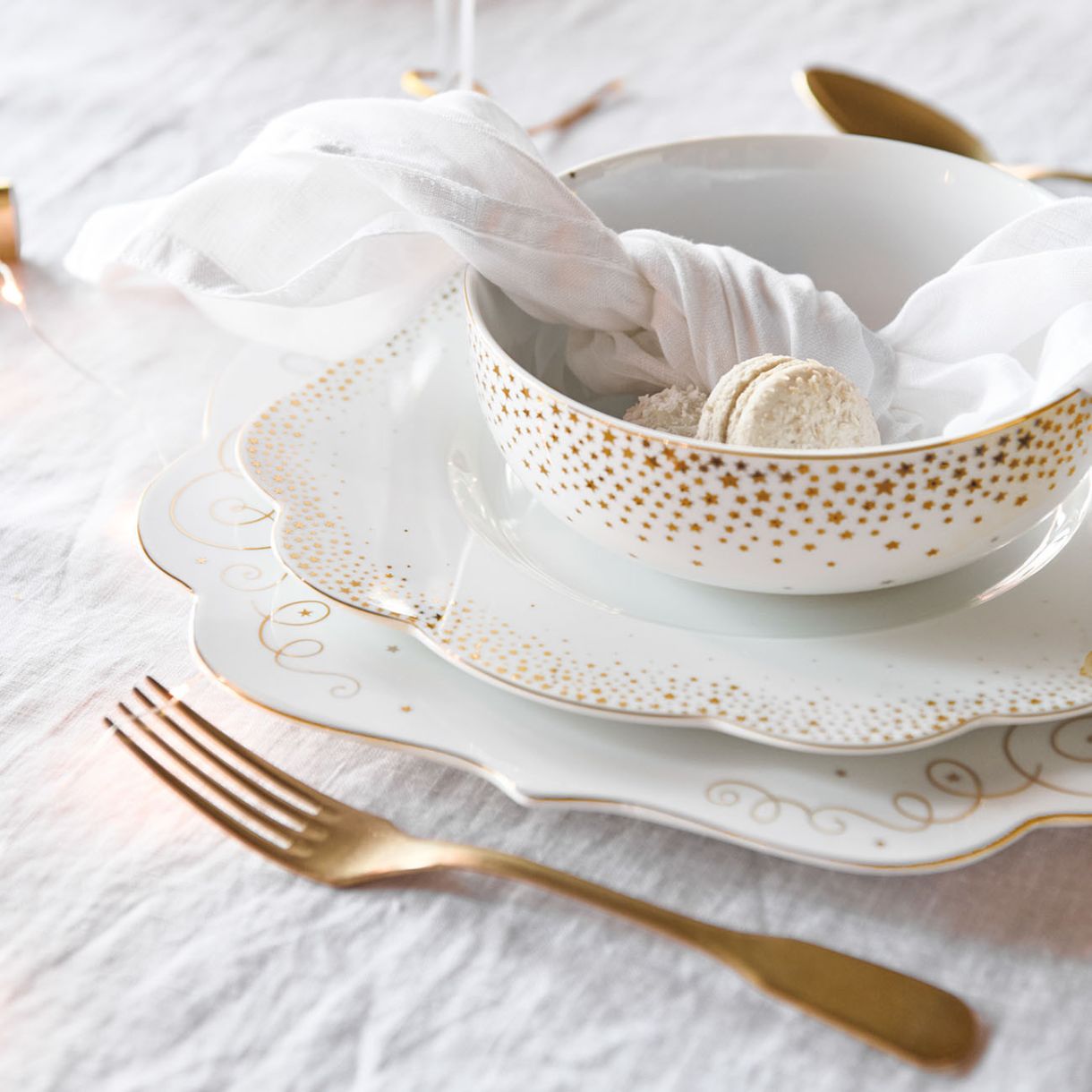 Royal Winter White Deep Plate 23.5cm