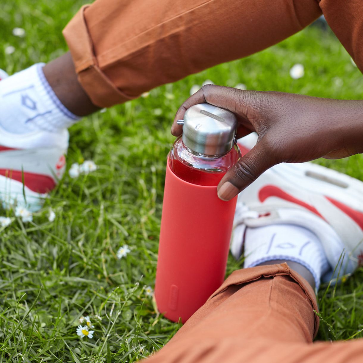Glass bottle 0.600l Coral color