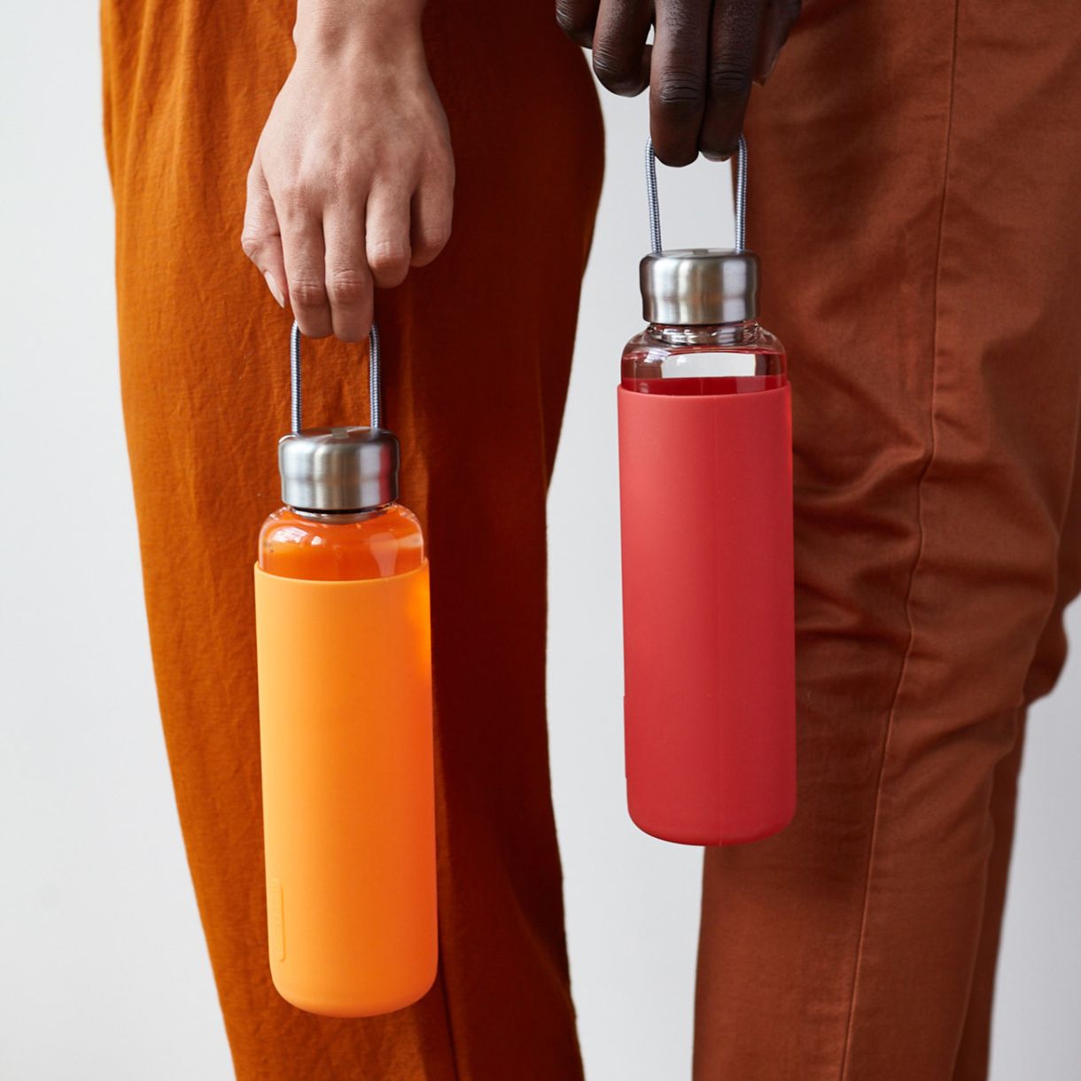 Glass bottle 0.600l Coral color