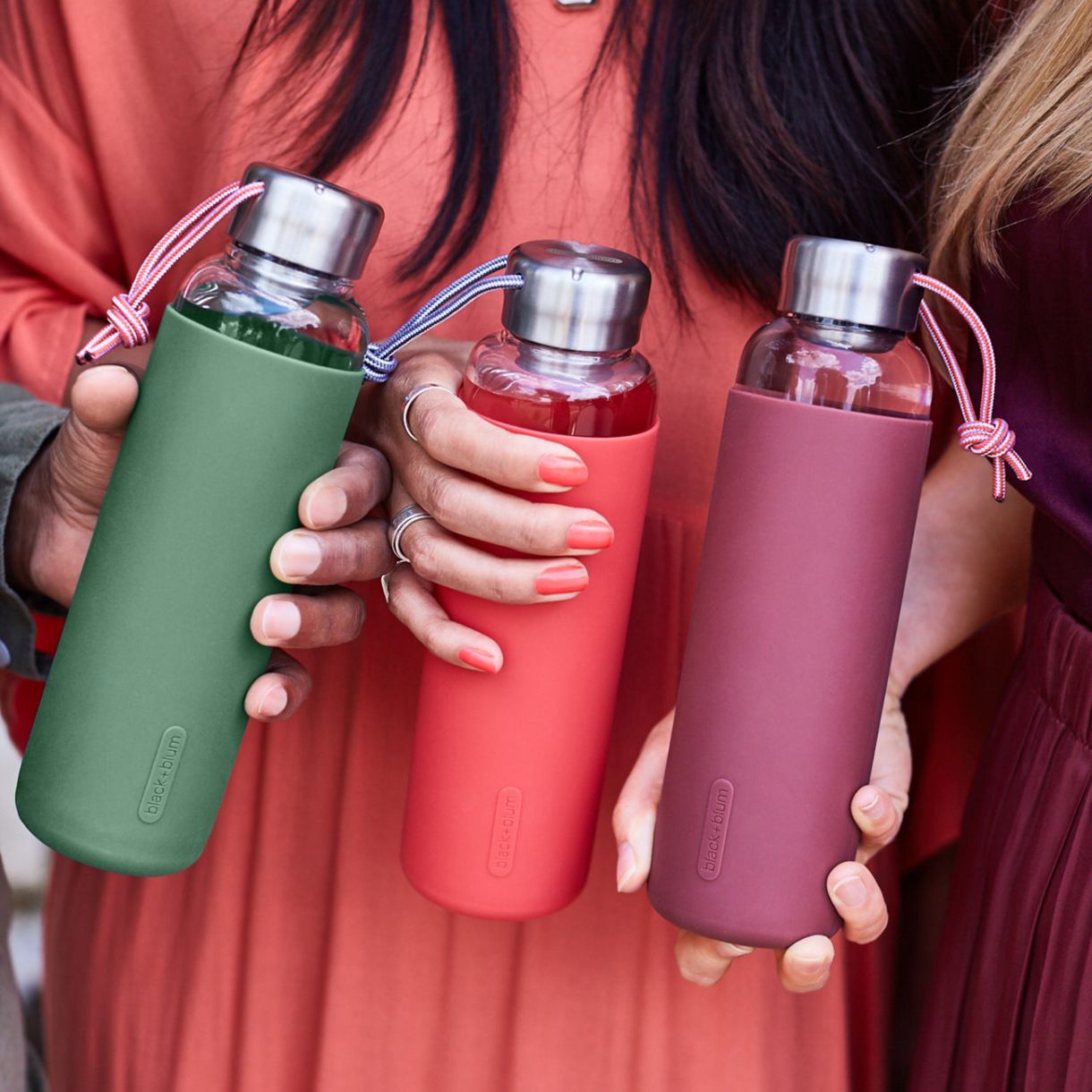 Glass bottle 0.600l Coral color