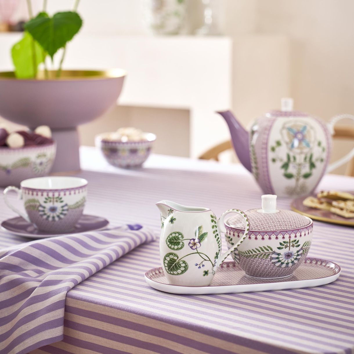 Τσαγιέρα και δίσκος ζαχαριέρας Lily &amp; Lotus