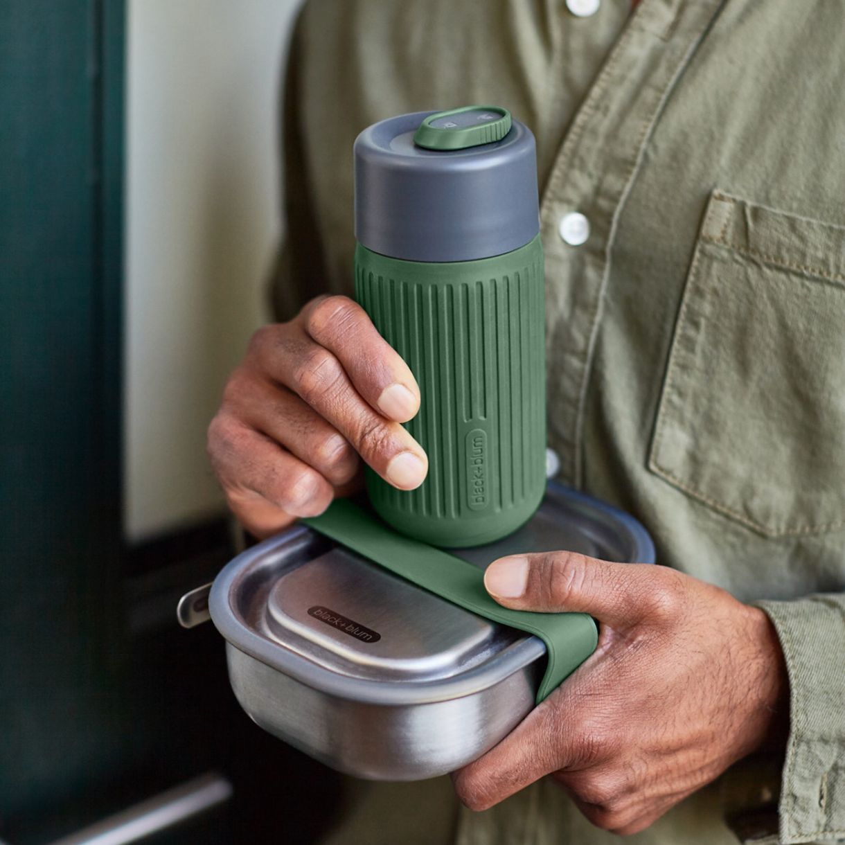 Glass travel mug Olive color