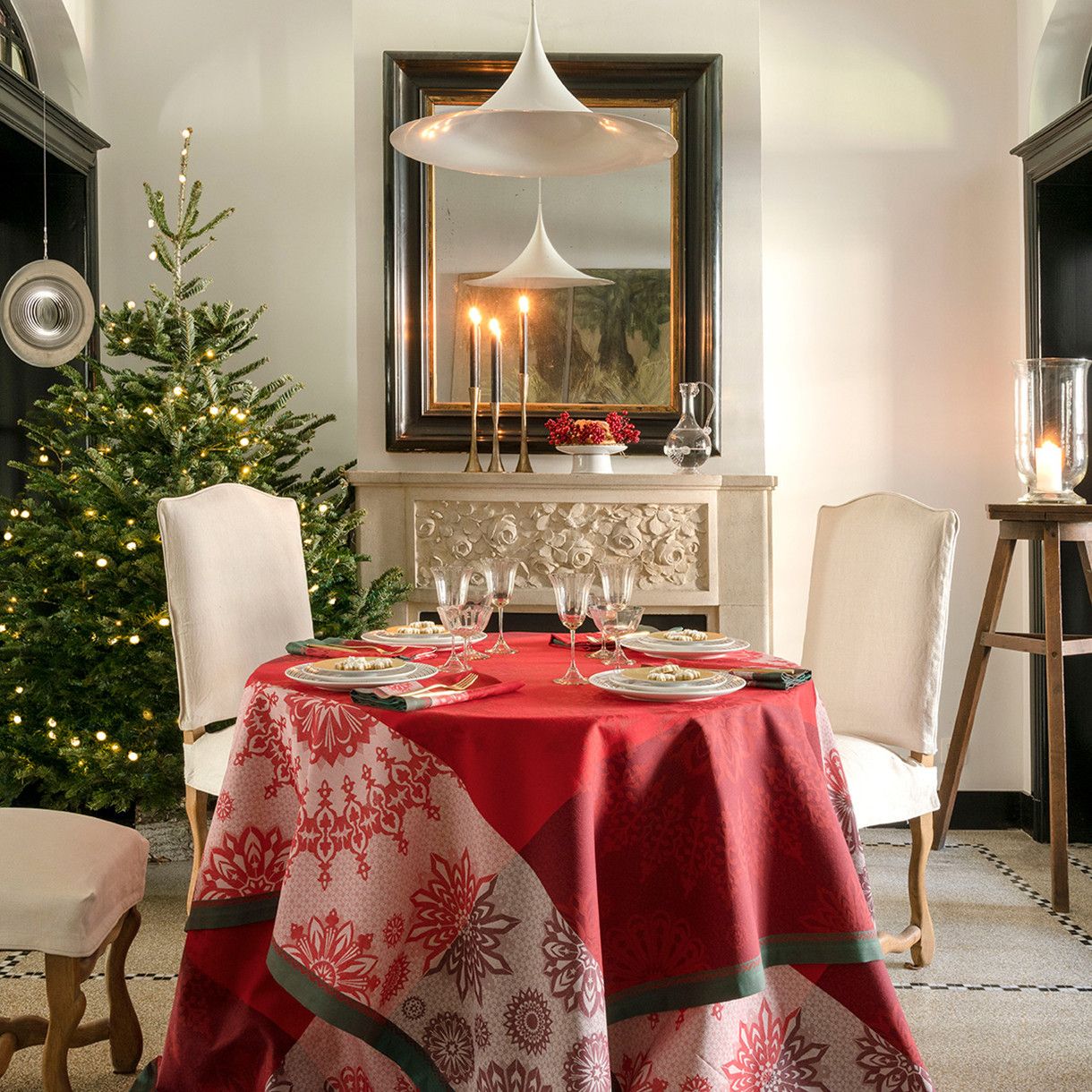 Покривка Lumieres detoiles 175см 250см Цвят червено