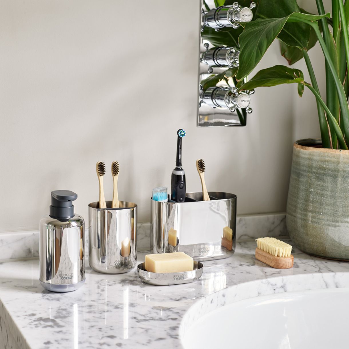 EasyStore™ Luxe Large Toothbrush Holder Steel Color