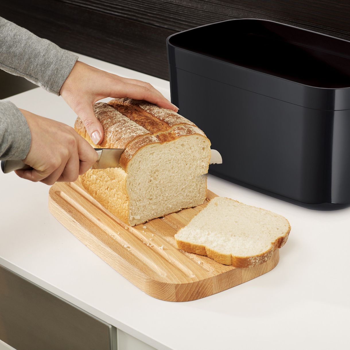Bread box with bamboo lid Joseph Joseph Color black