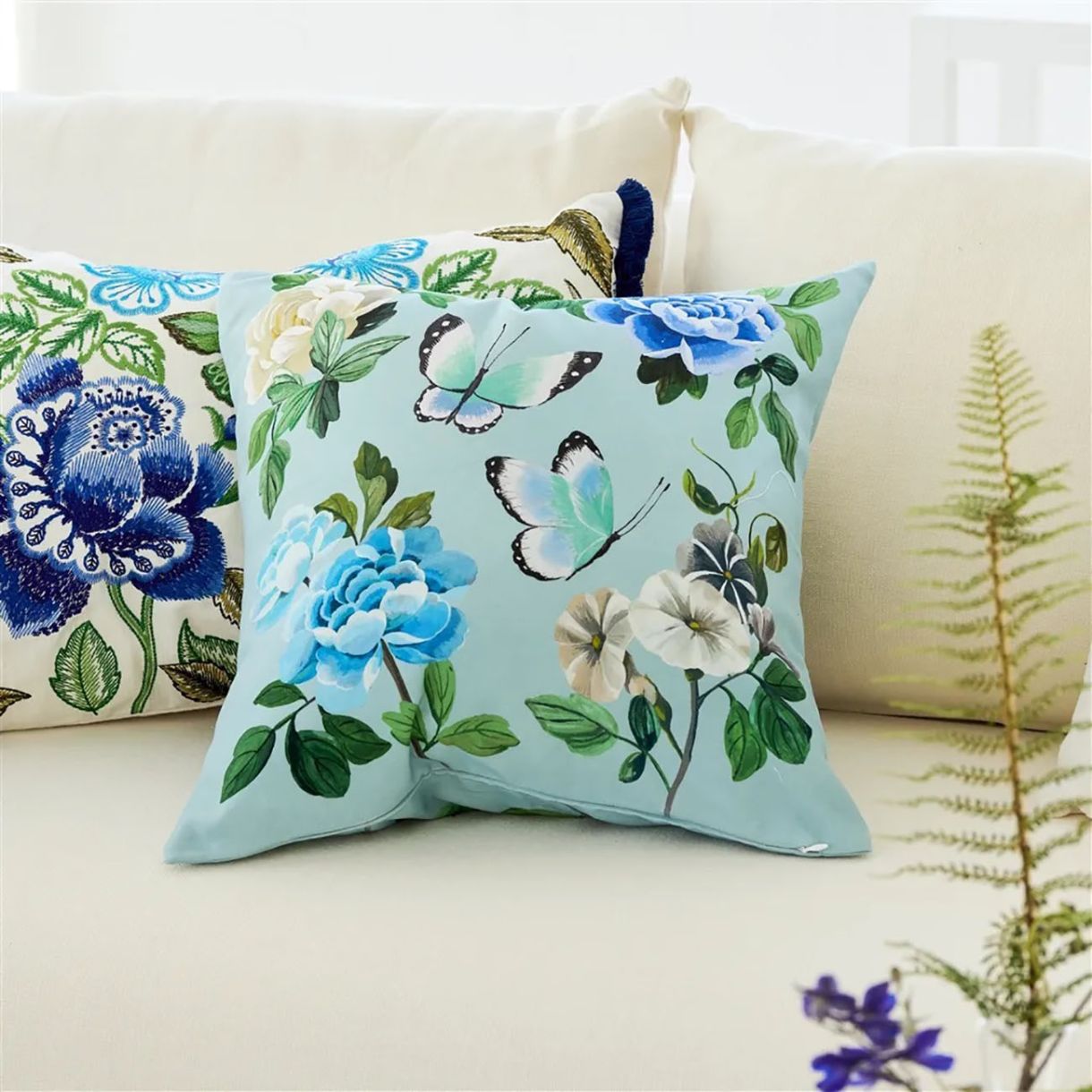 Pillow Miraflores Designers Guild Color blue