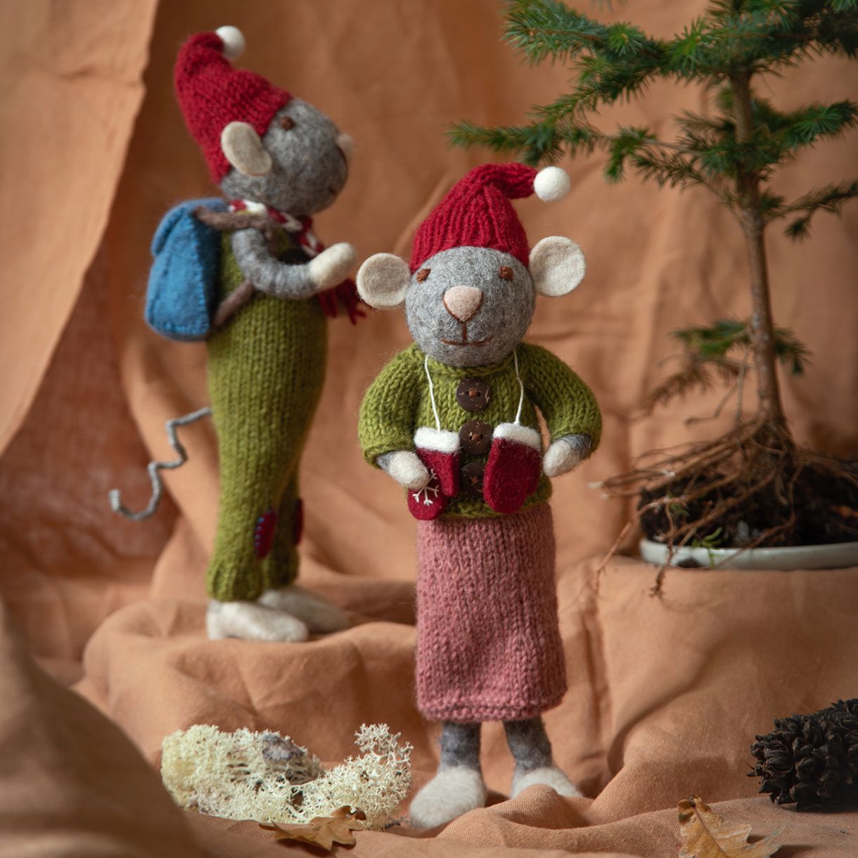 Голяма мишка момиче с ръкавици