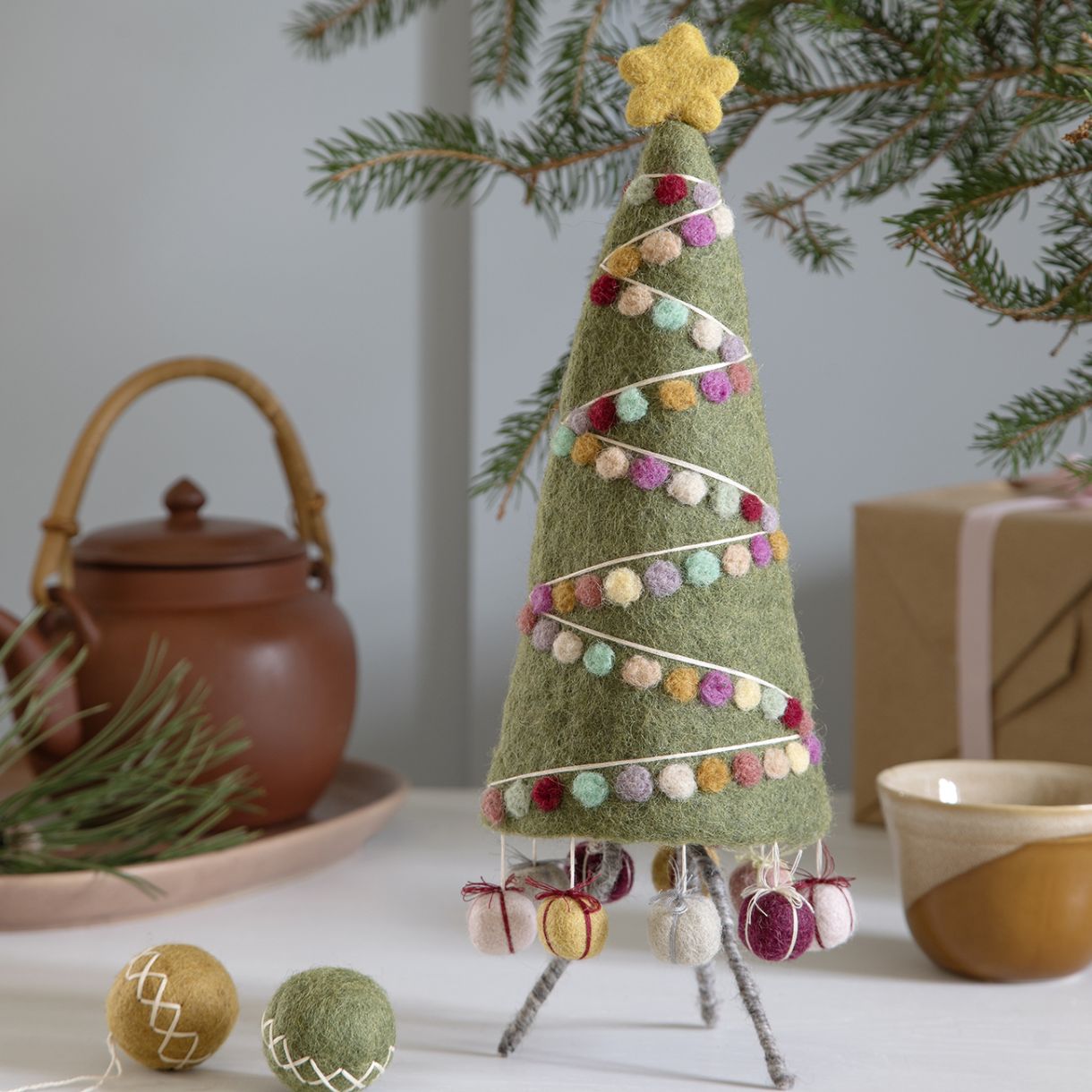 Елха с гирлянда