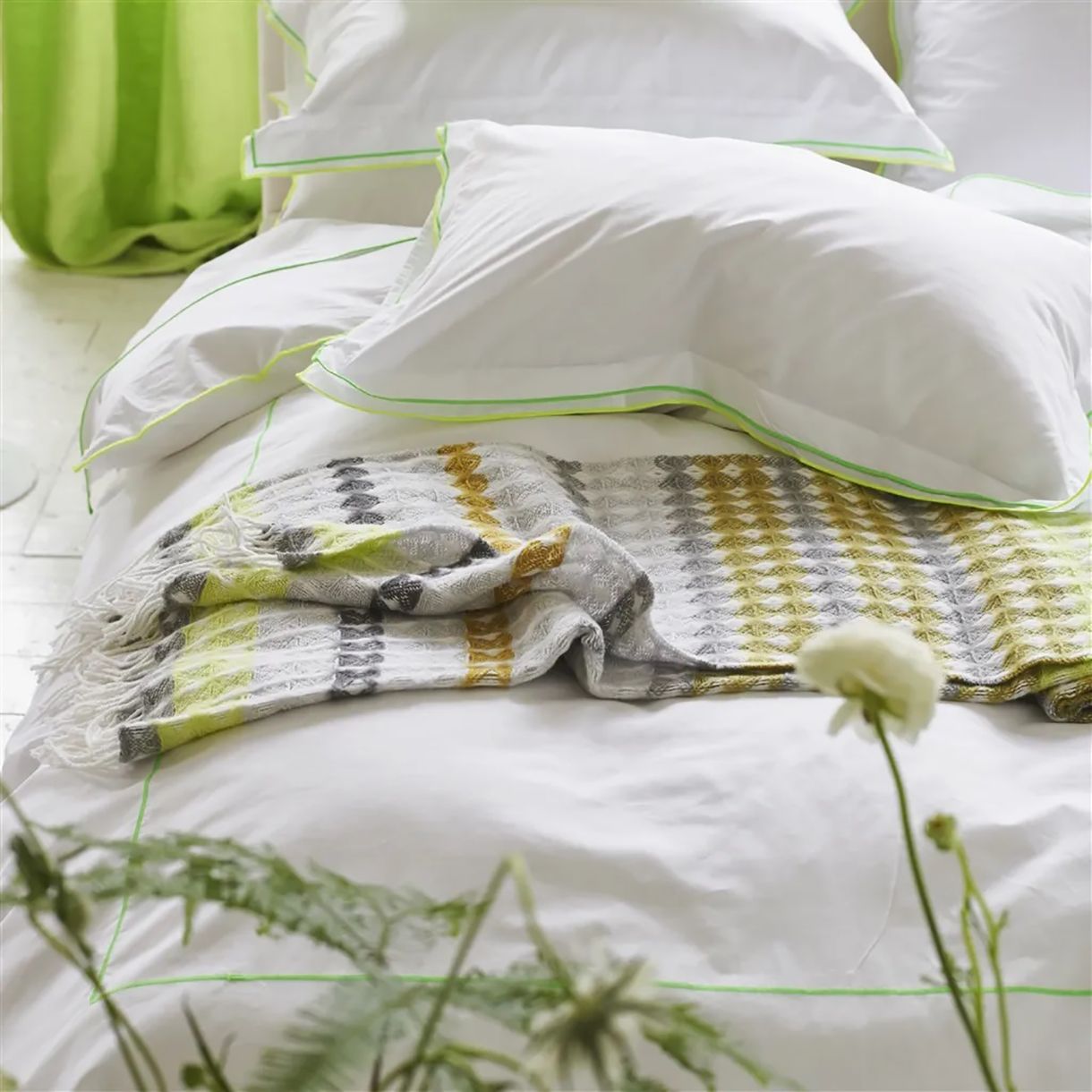 Κουβέρτα Santerno Moss Designers Guild σε χρώμα οπάλ